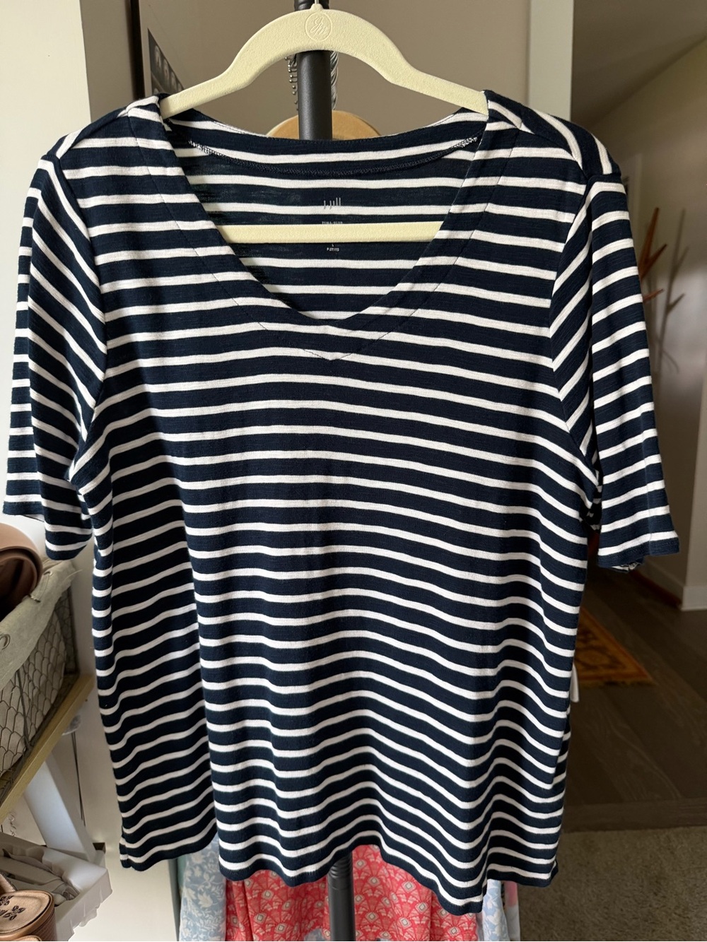 J. Jill Classic Navy & White Striped V-Neck Women’s Top LP